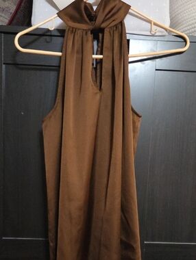 Worthington Brown Sleeveless Mock Neck Keyhole Camisole